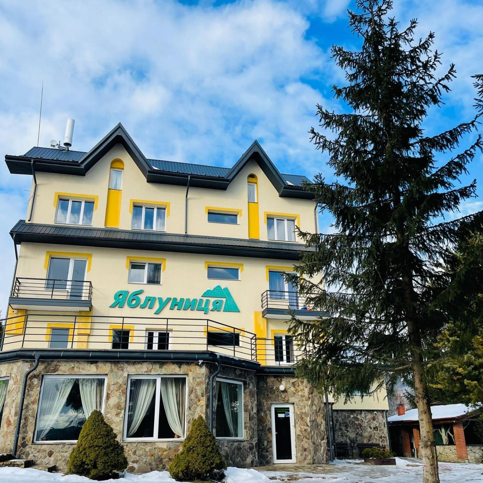 Готель Яблуниця Exterior photo